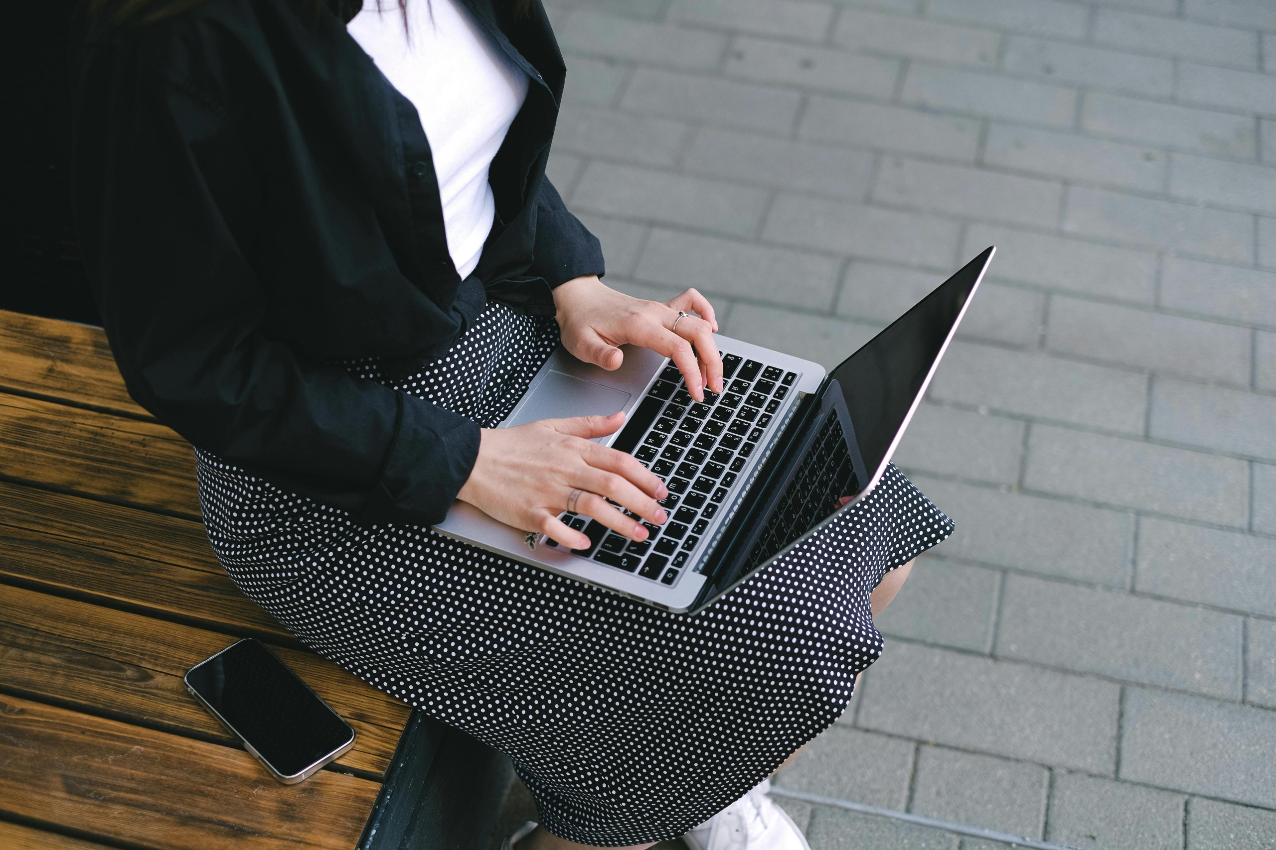 How to Evaluate Online Income Opportunities (A Practical Guide)